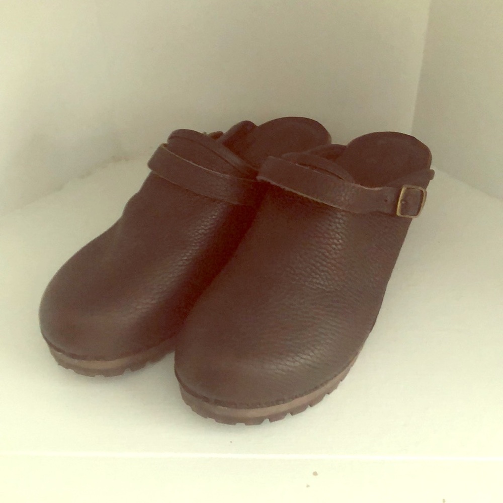 Eddie Bauer clogs